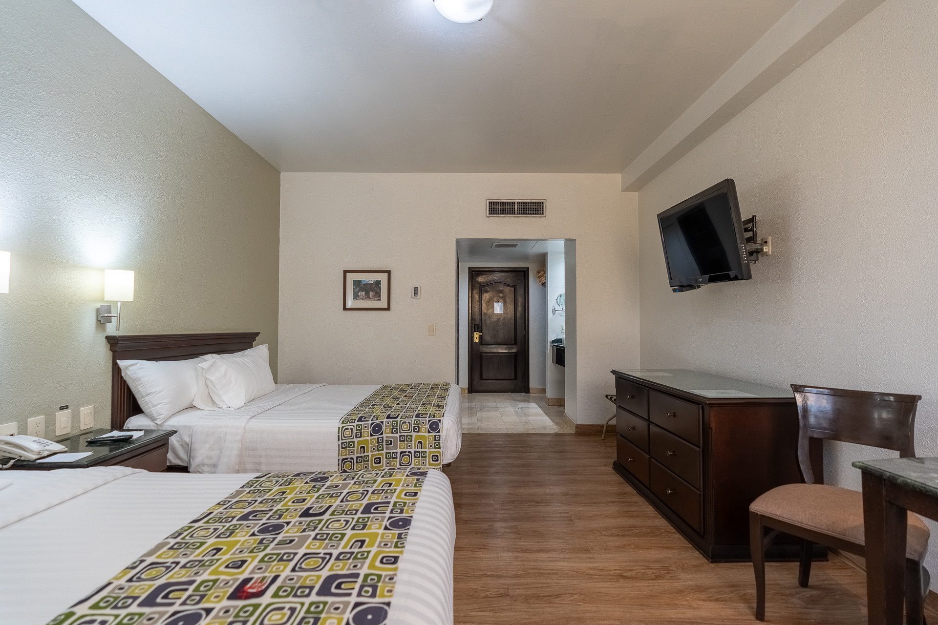 Standard HG Hotel HabitaciónDSC02652-HDR
